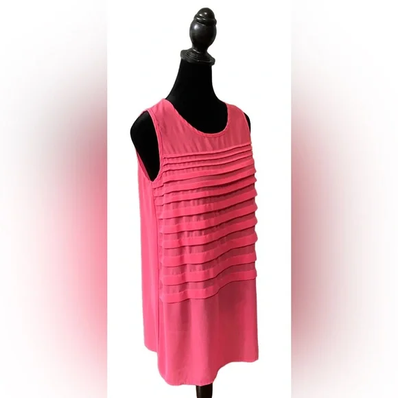 Ya Los Angeles: Silk Ruffled Tier Sleeveless Blouse - Picture 4 of 17